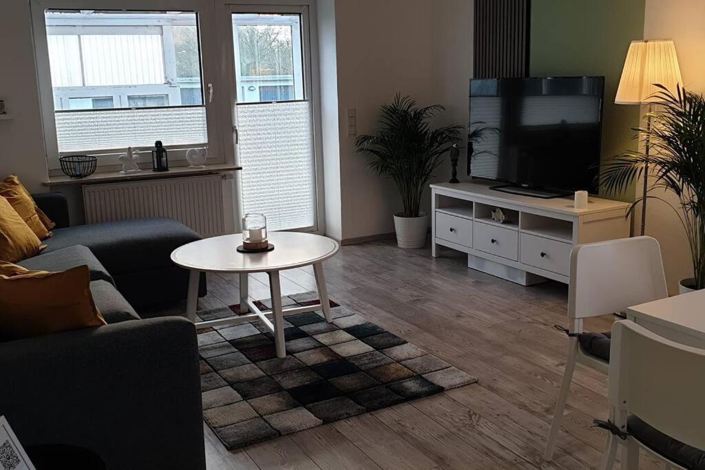 Charmante Haushaelfte Mit Garten Und Terrasse * Flensburg