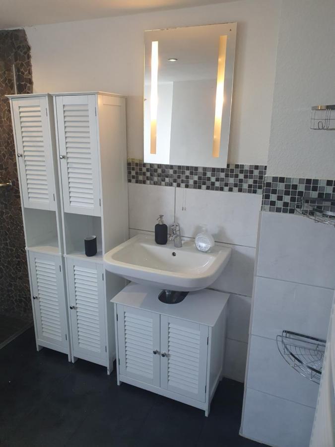 Charmante Haushaelfte Mit Garten Und Terrasse * Flensburg